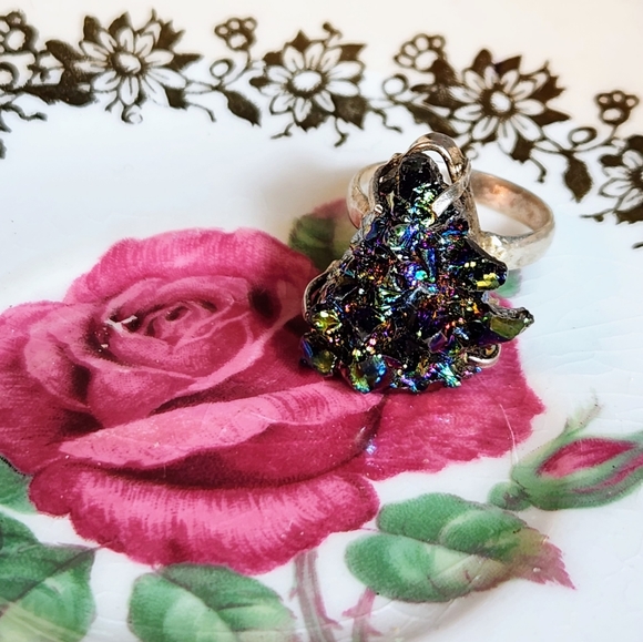 Sparkly druzy rings. 1 bright pink,1 medium purple and 1 rough Rainbow Titanium - Picture 4 of 11